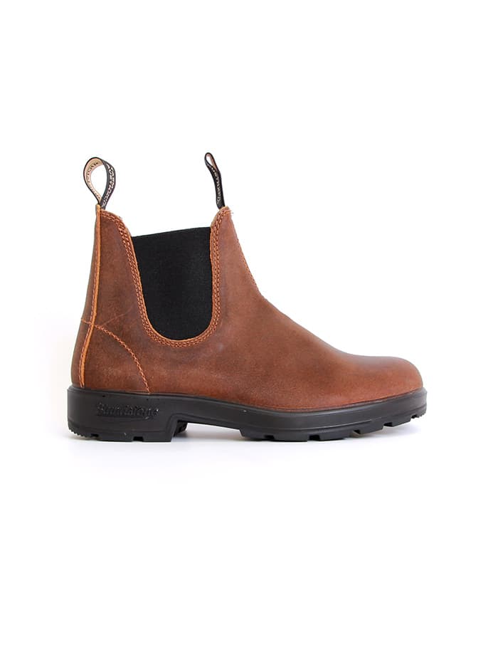 BLUNDSTONE boots
