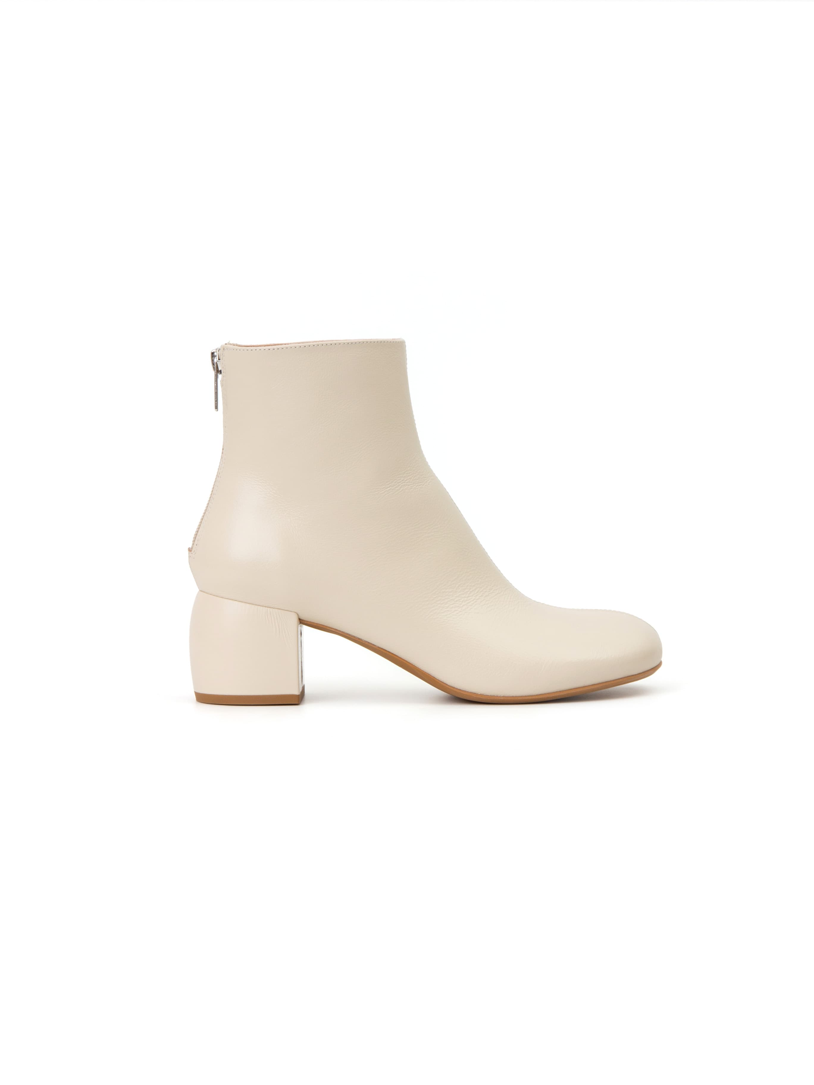 AGL boots