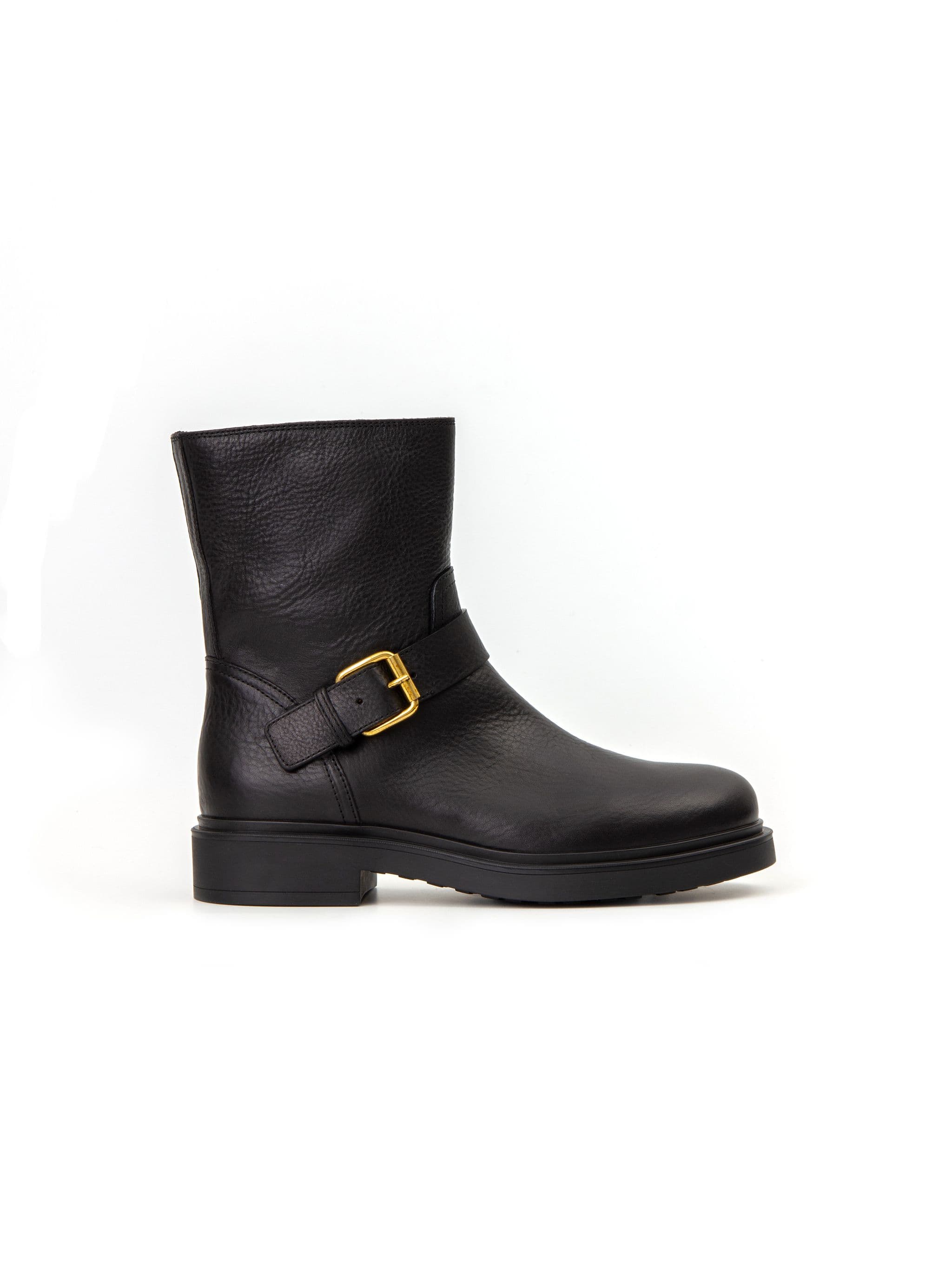 AGL boots